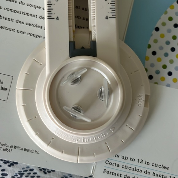 Martha Stewart Crafts Large Circle Cutter Blades up to 12” with instructions - Picture 2 of 4